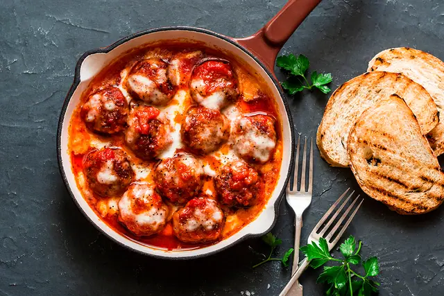 recept_kötbullar i tomatsås med gouda creamy.webp